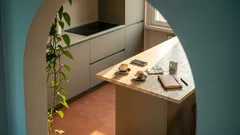 Quando ti senti più te stesso fuori casa: segnali di distanza emotiva nella coppia